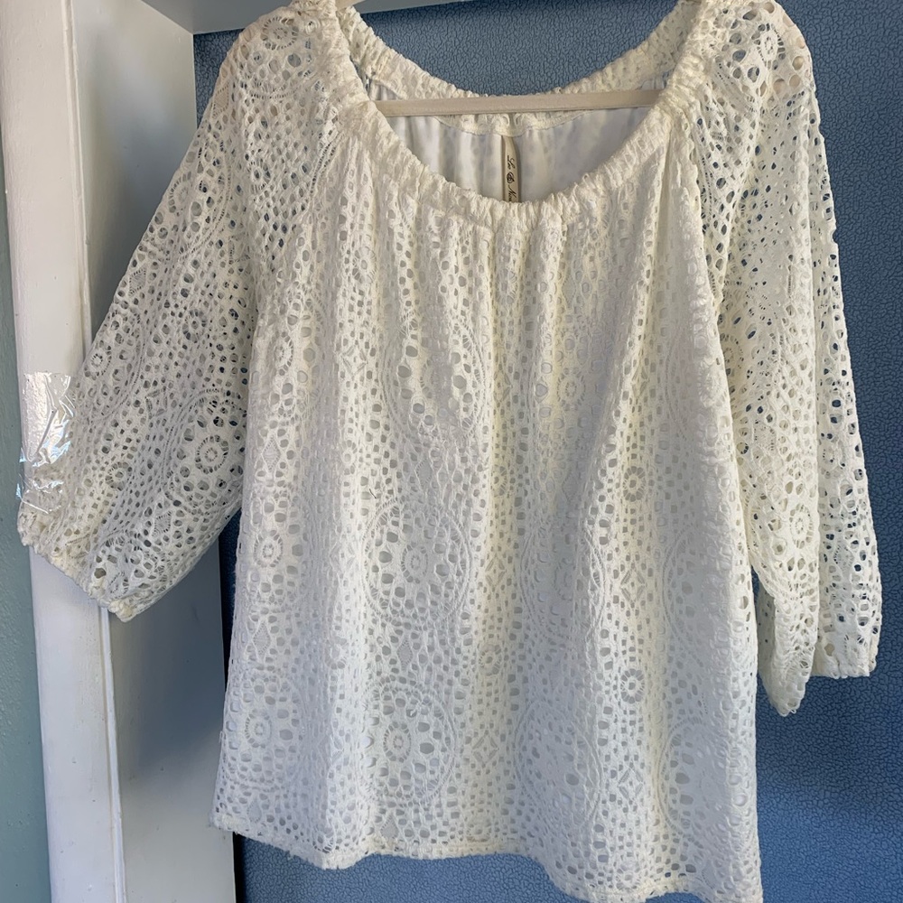 Leo & Nicole Cream Crochet Lace women’s shirt size LARGE feminine Boho style
